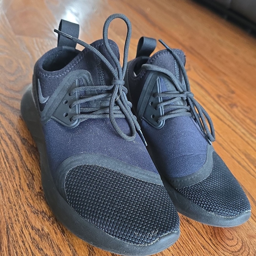 Nike LunarCharge Essential Black Dark Obsidian Women's Running Shoes
